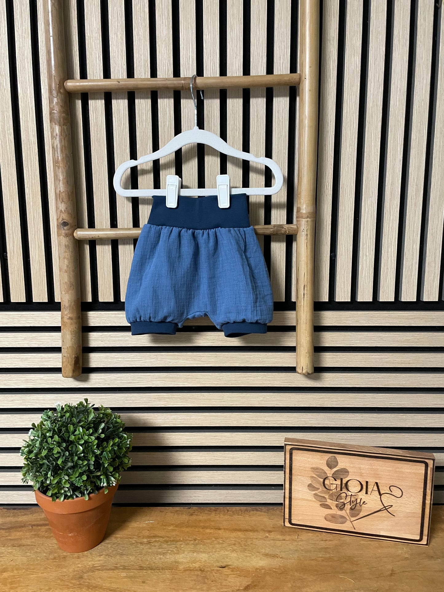 Größe: 68/74 Kurze Pumphose