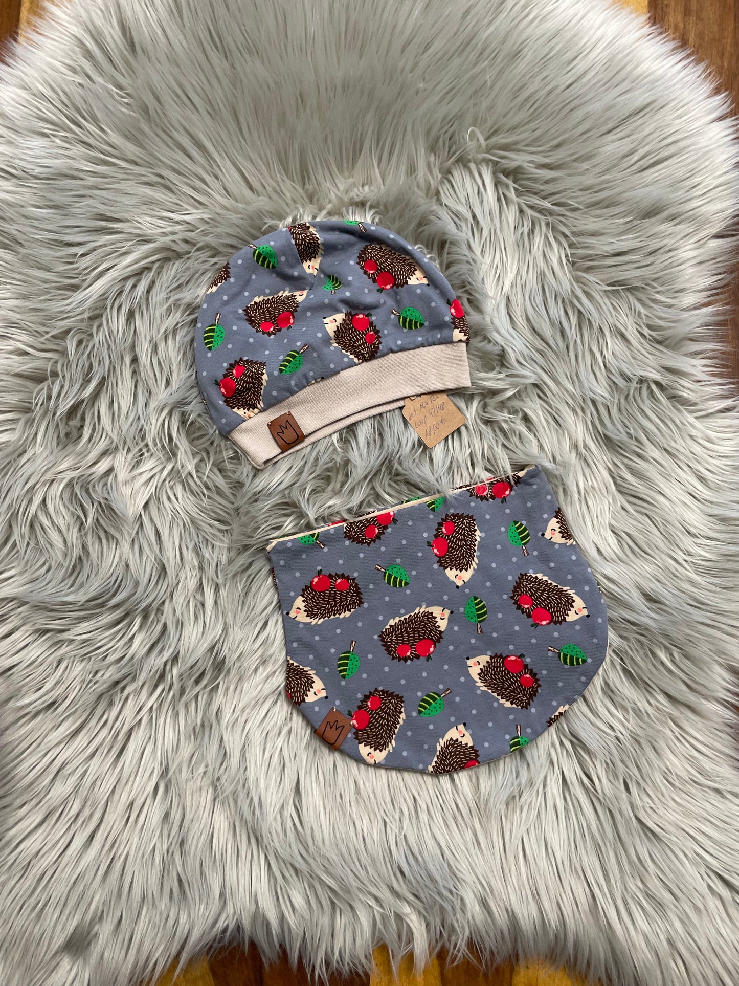 Größe: 47/48 Set Mütze + Halstuch "Igel"