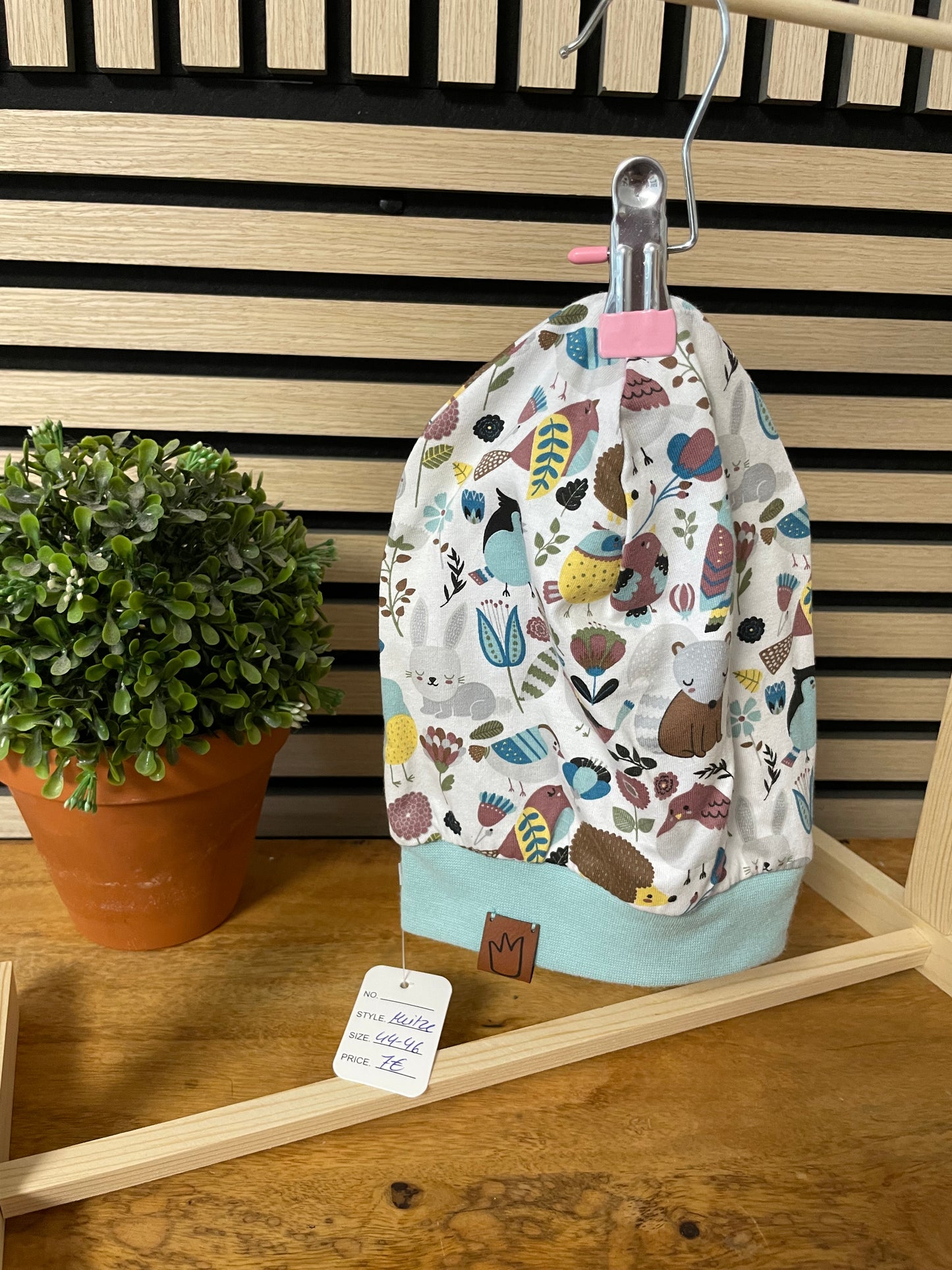 Größe: 44/46 Mütze mit Bund "Waldleben"