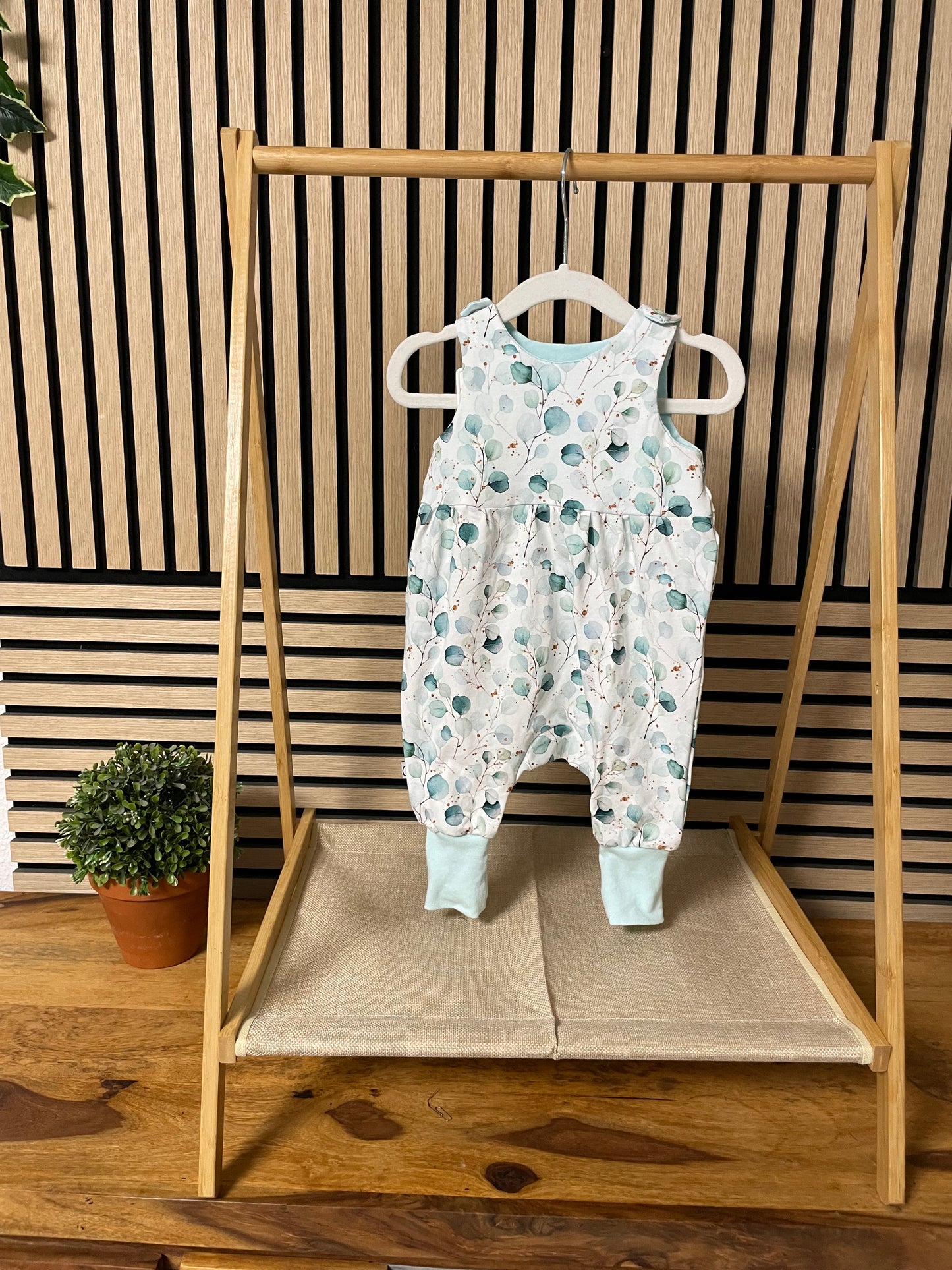 Größe: 56/62 Strampler "Floral"