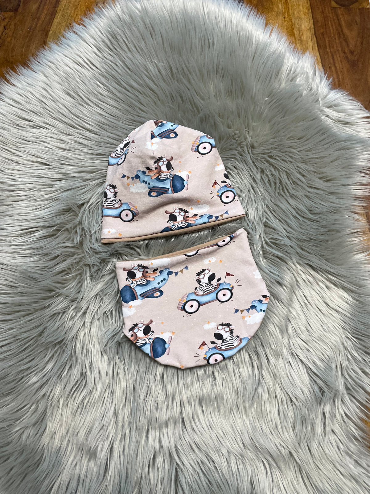 Größe: 44/46 Beanie + Halstuch