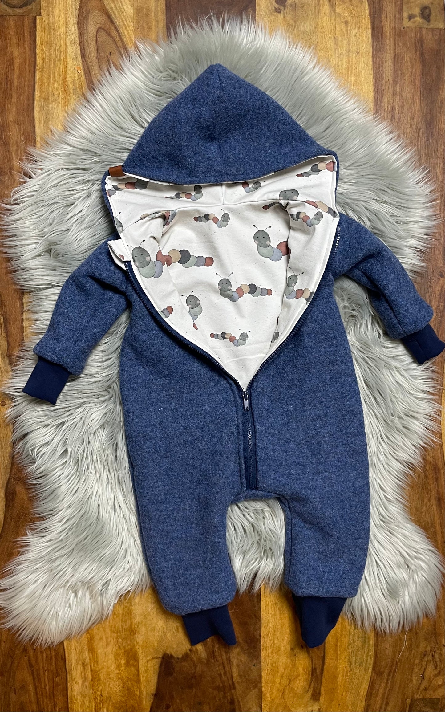 Größe: 74/80 Walkoverall Raupe