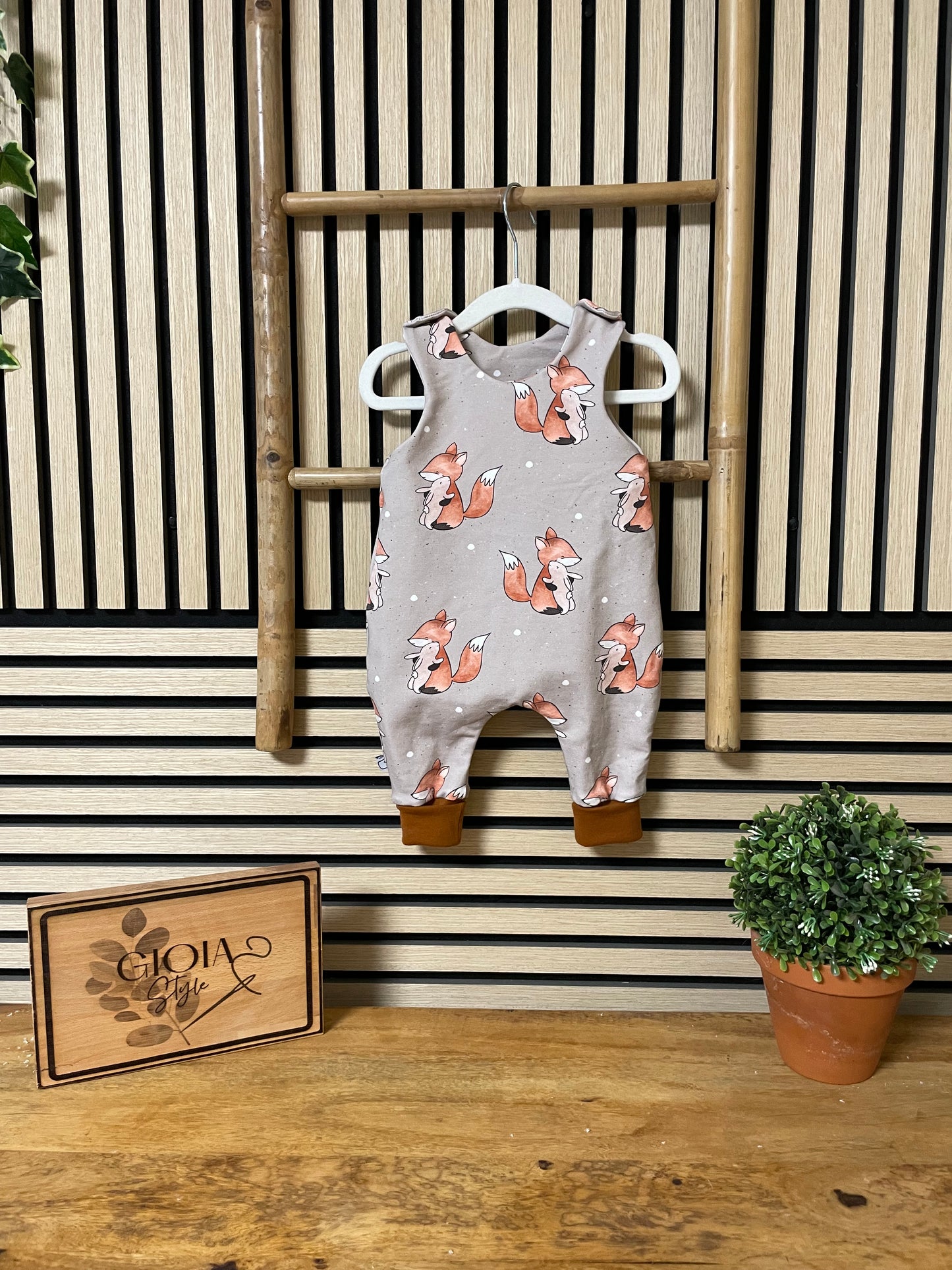 Größe: 62/68 Strampler Fuchs und Hase