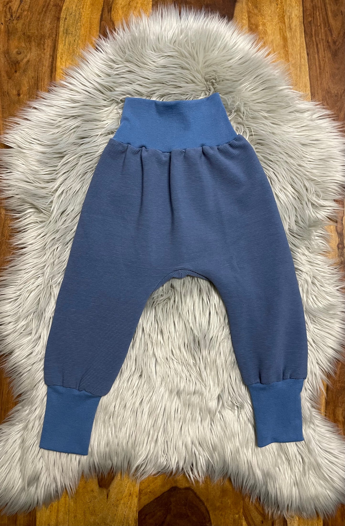 Größe: 98/104 Set aus Pumphose und Pulli