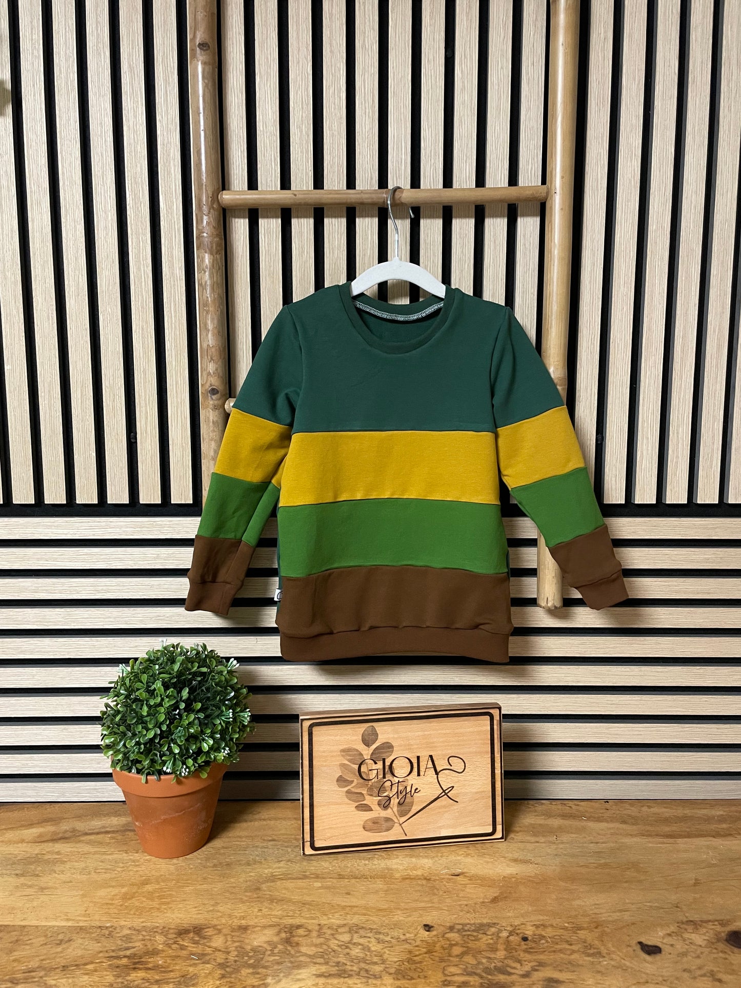 Größe: 98/104 Pulli Streifen