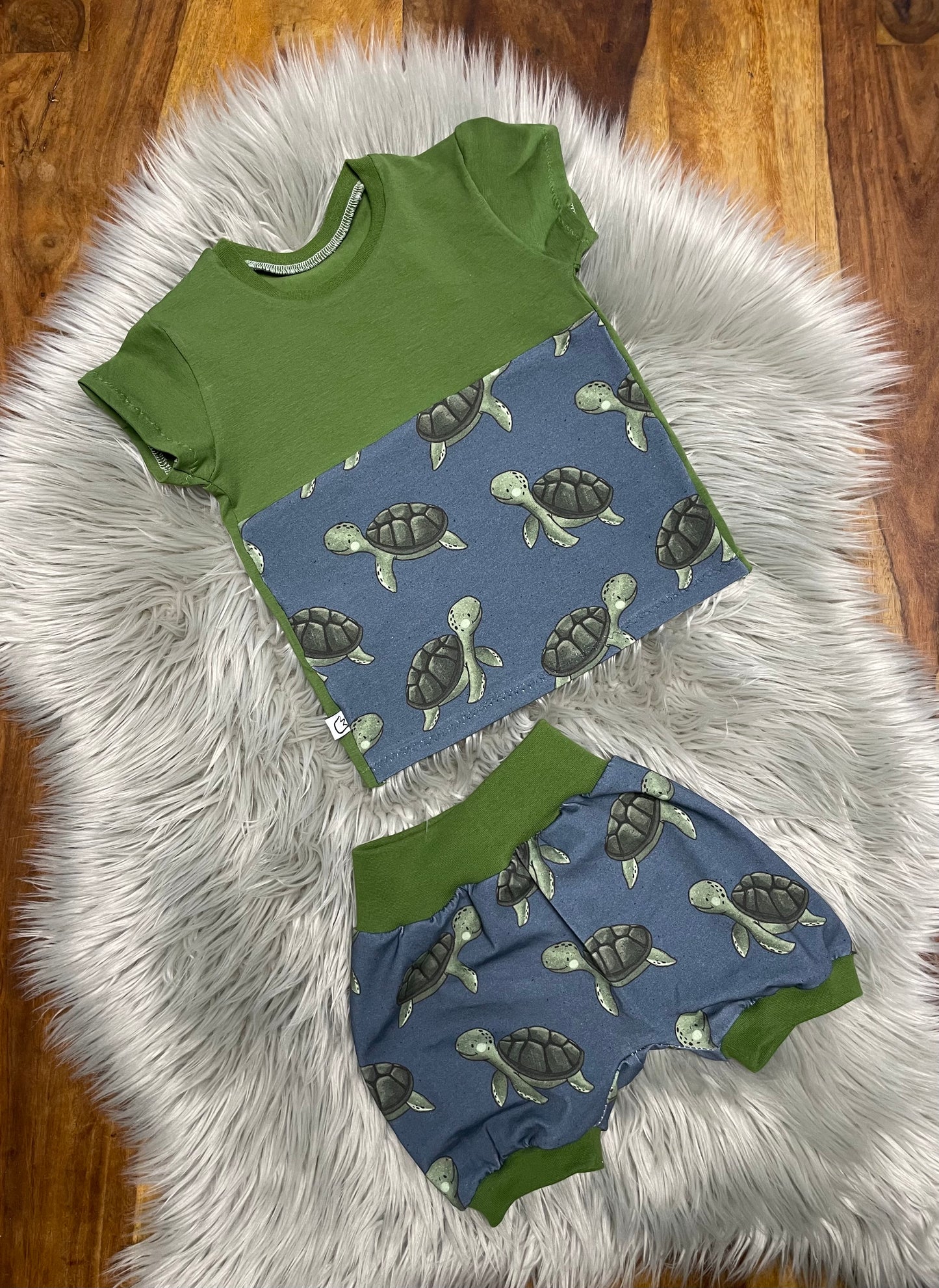 Größe: 86/92 Set aus Pumphose und Shirt