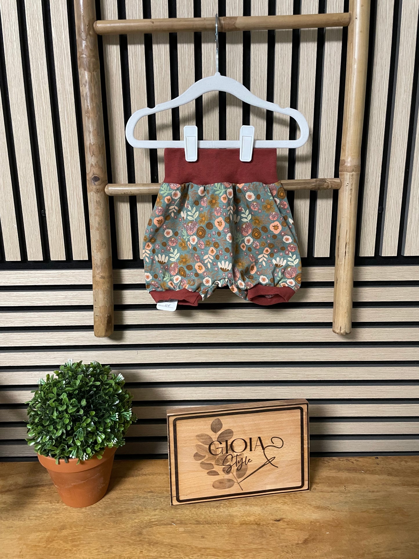 Größe: 80-92 kurze Pumphose "Floral