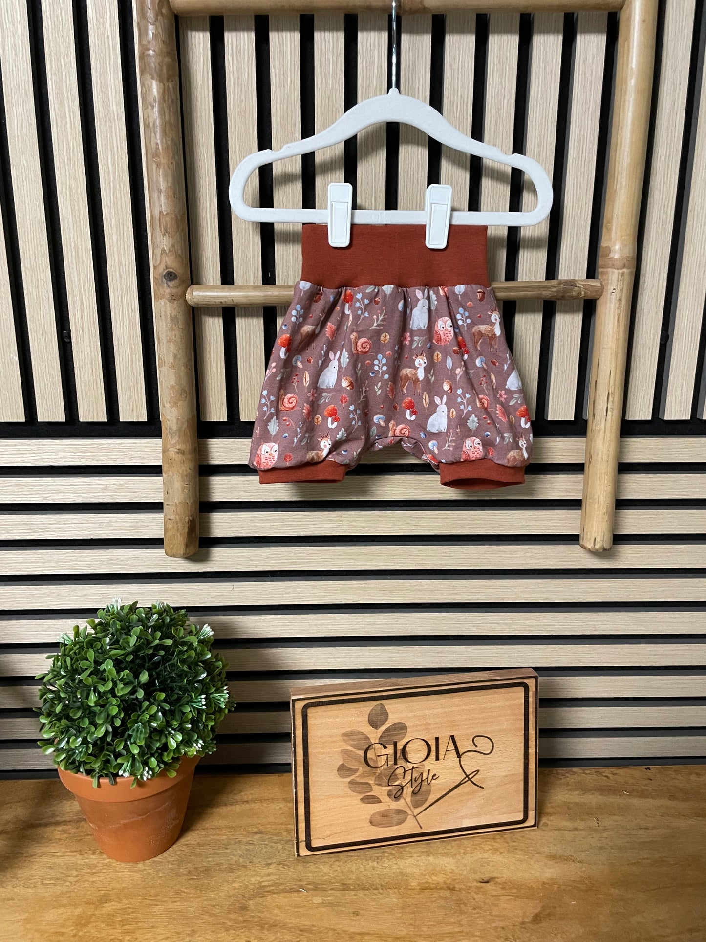 Größe: 68/74 kurze Pumphose Waldtiere