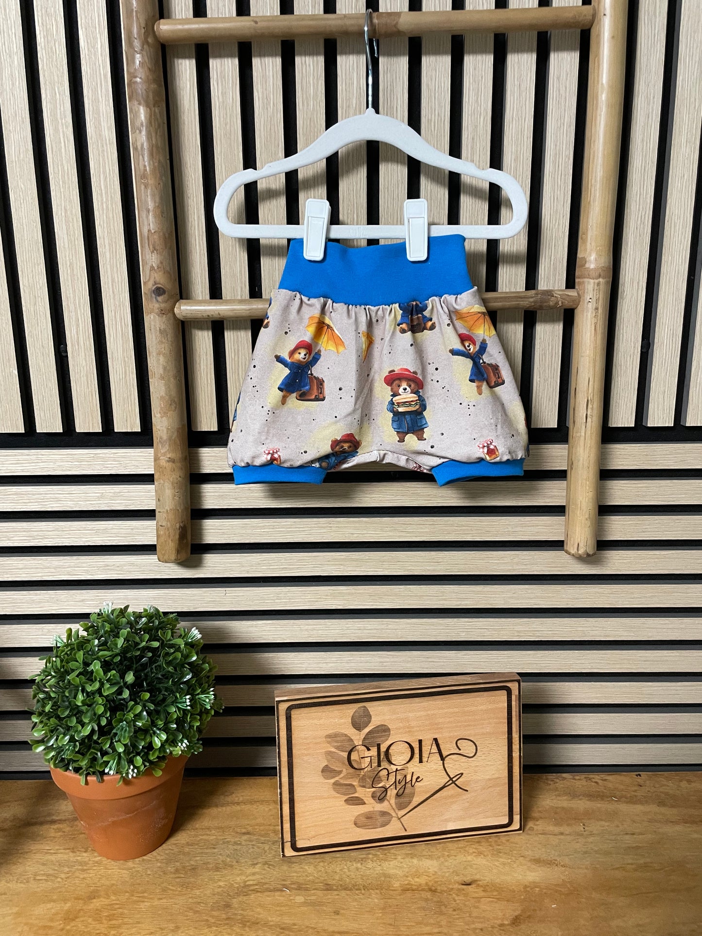 Größe: 68/74 kurze Pumphose Bär