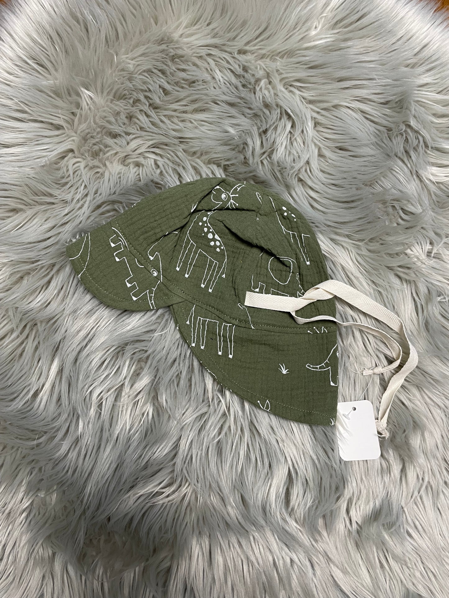 Größe: 44-48 Sonnenhut aus Musselin