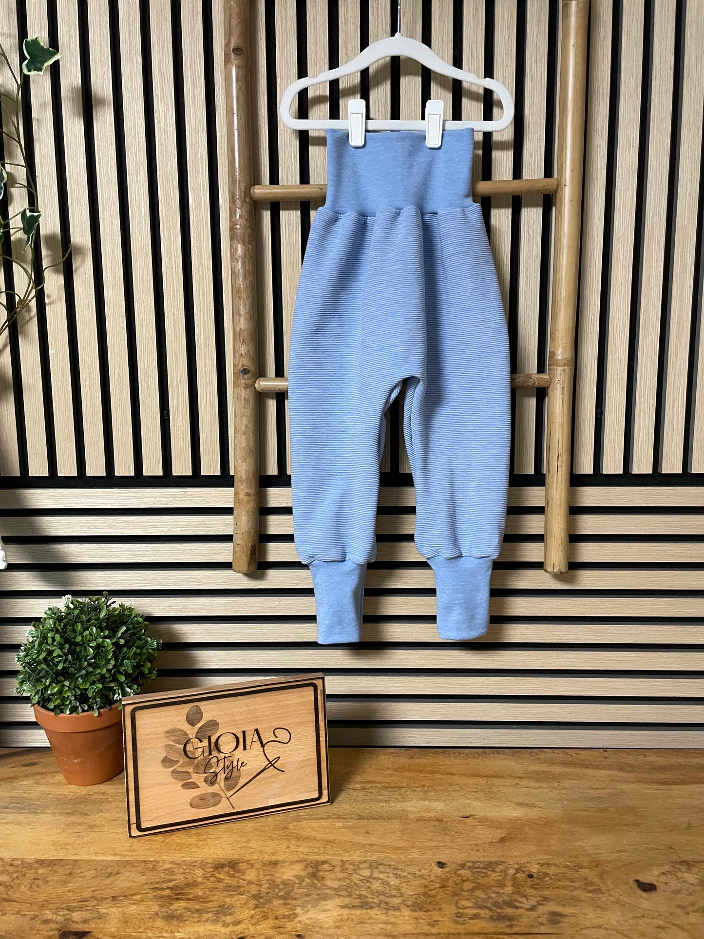Größe: 98/104 Pumphose Blau