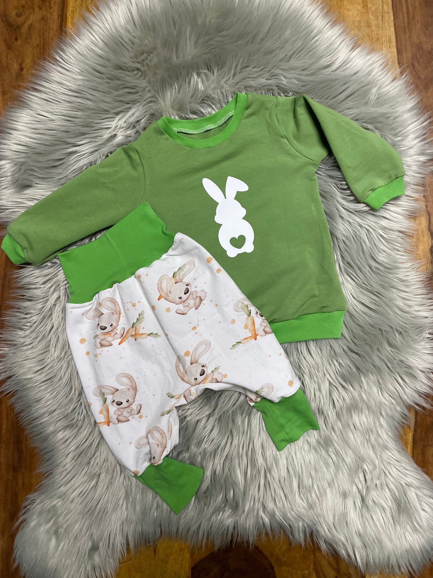 Größe: 62/68 Set Pumphose und Pulli Hase