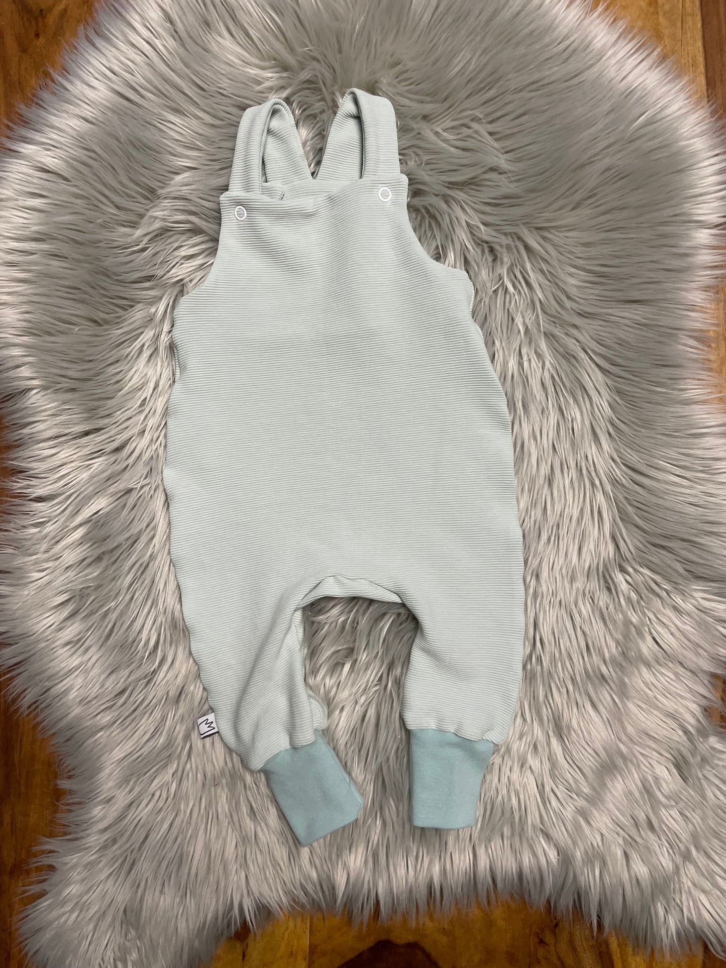 Größe: 68/74 Latzhose