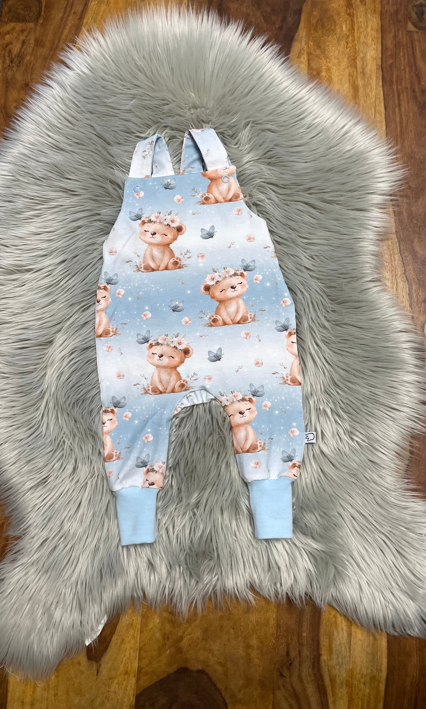 Größe: 68/74 Latzhose