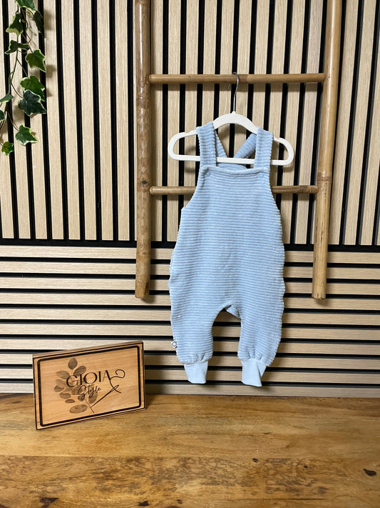 Größe: 68/74 Latzhose Cordjersey "Hellblau"