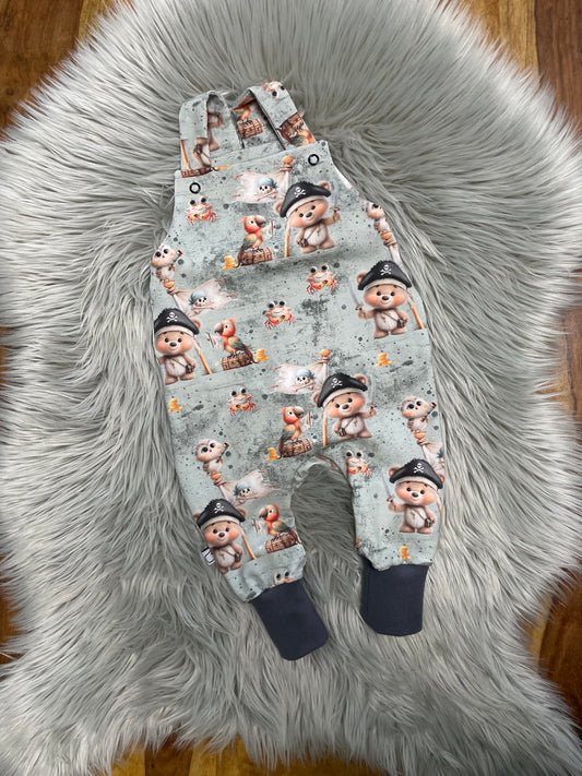 Größe: 68/74 Latzhose