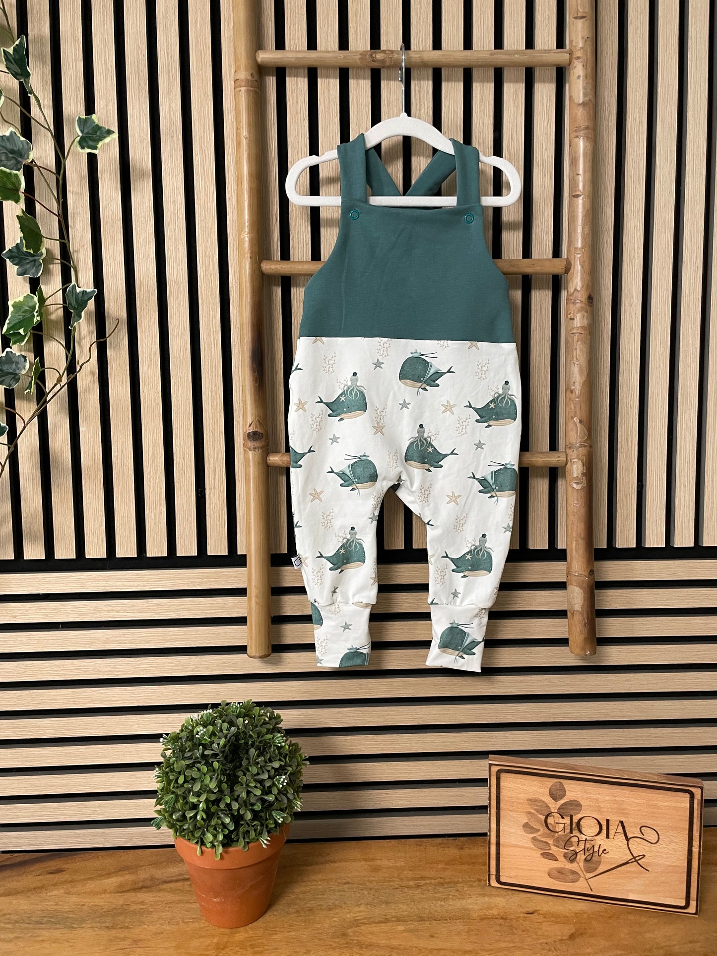 Größe: 80/86 Latzhose