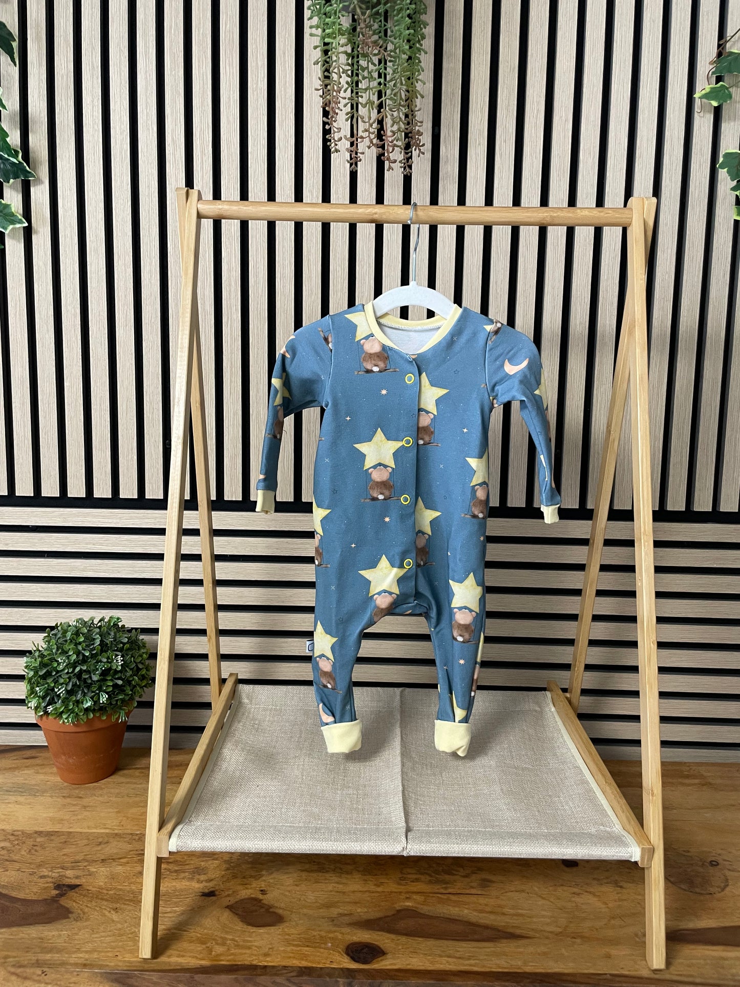 Größe: 50/56 Schlafanzug/Overall "Stern"