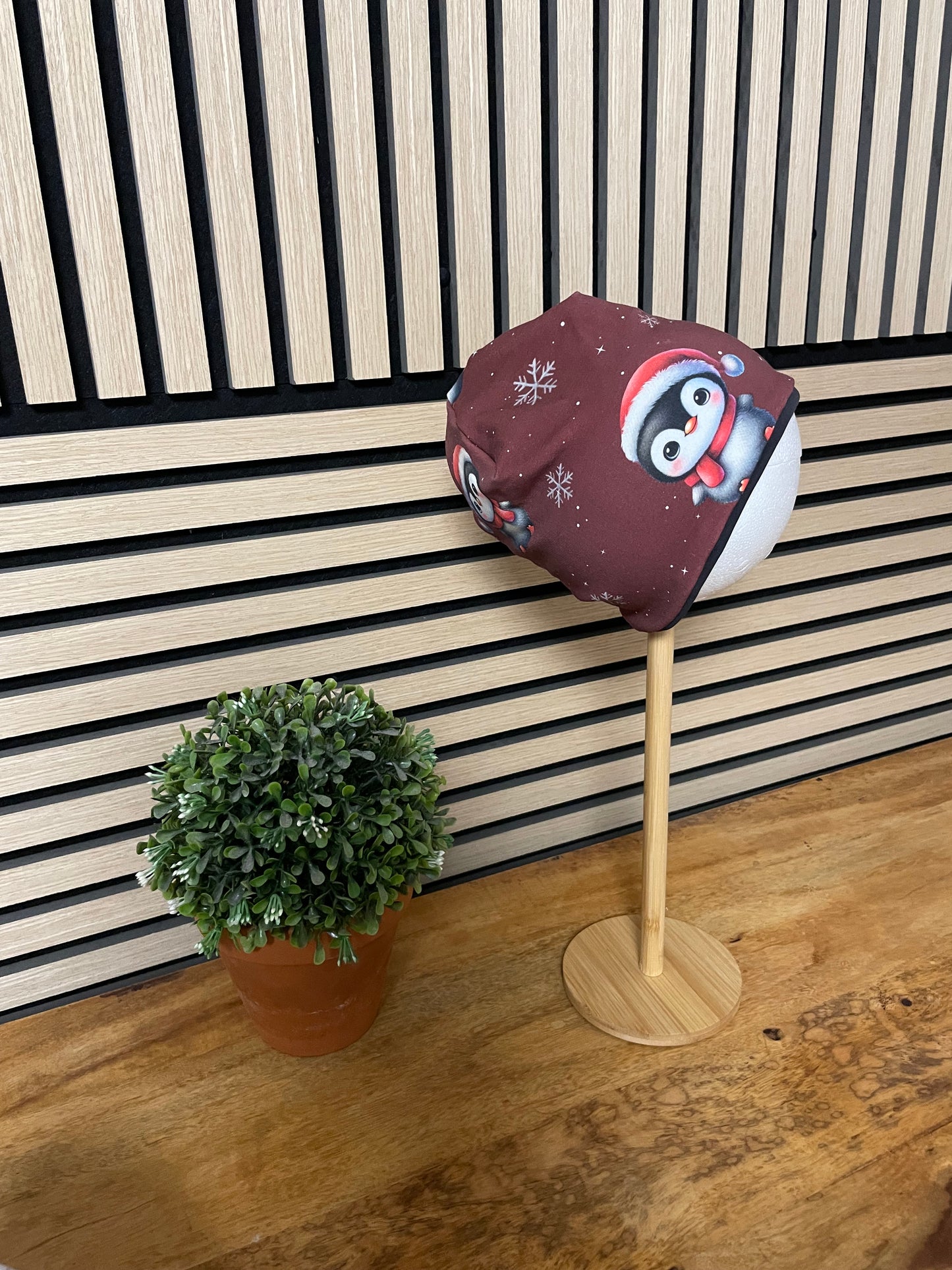 Größe: 44/46 Beanie "Weihnachtspinguin"