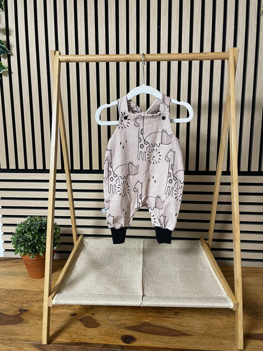 Größe: 56/62 Latzhose "Zootiere"