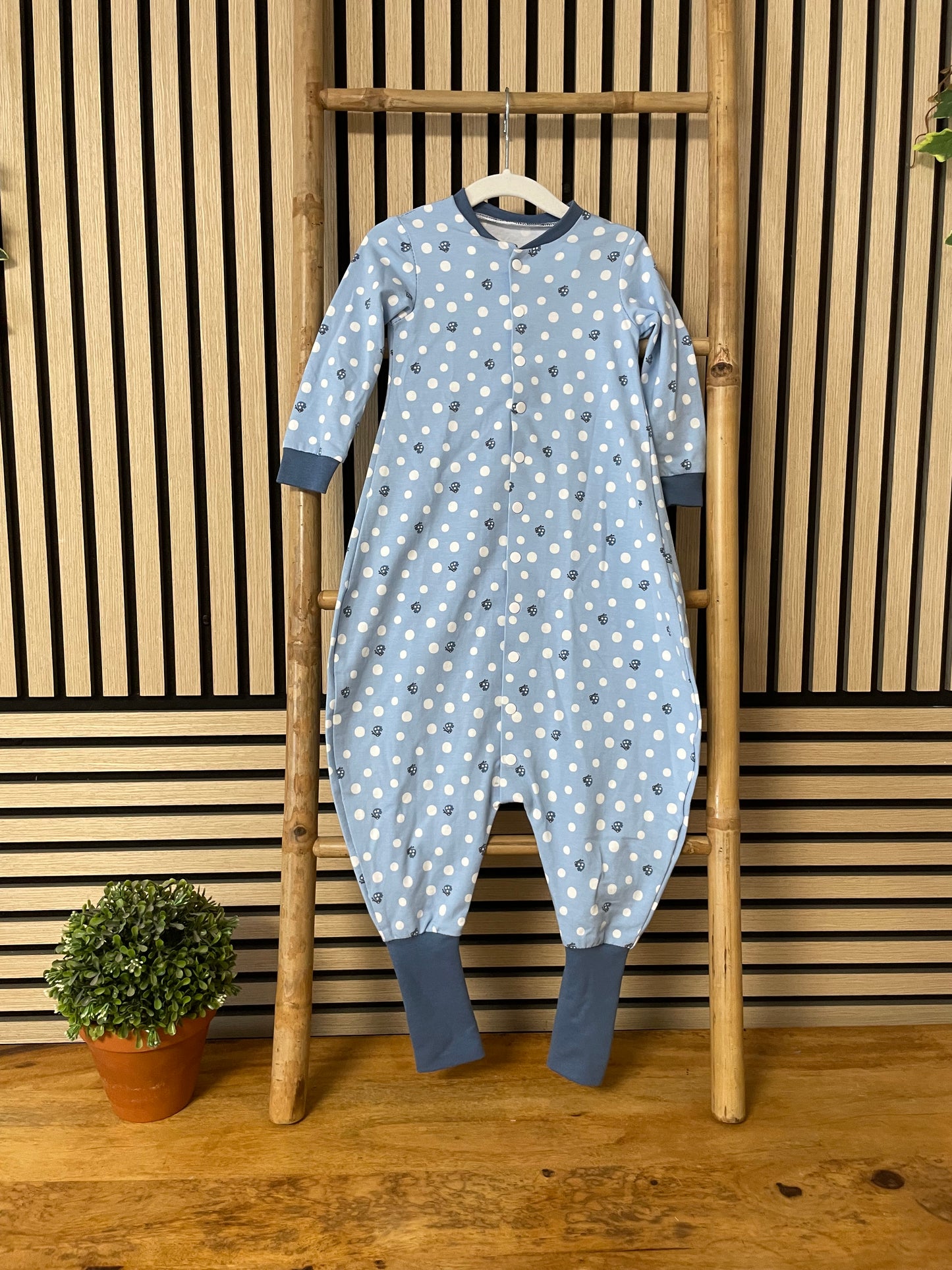 Größe: 80/86 Schlafanzug "Pünktchen"