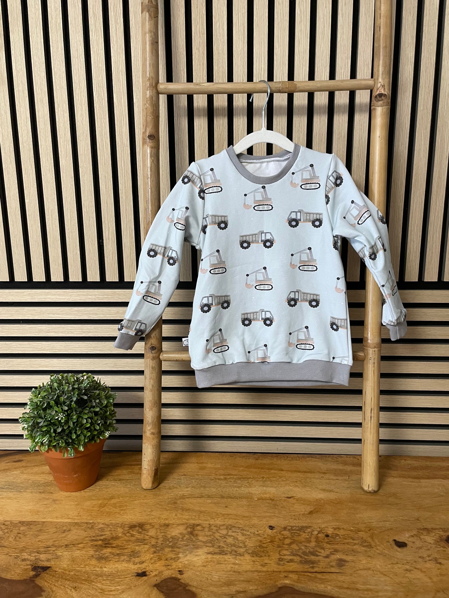 Größe: 98/104 Pulli "Baufahrzeuge"