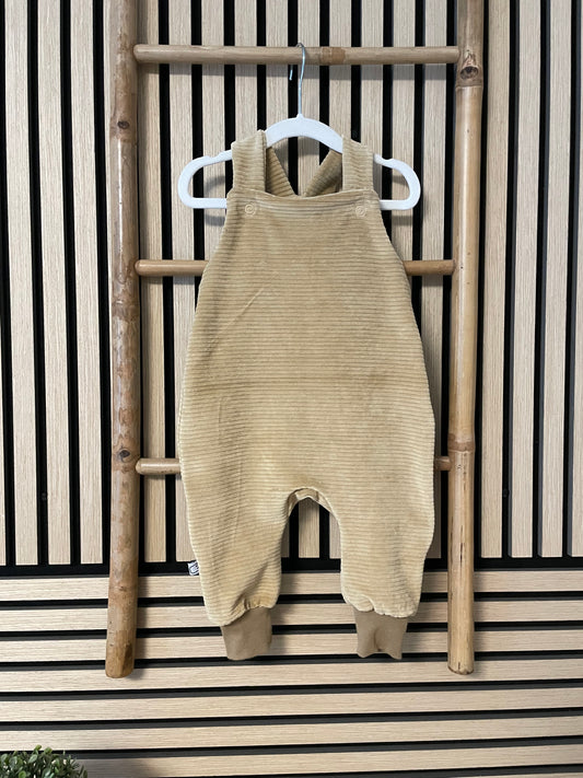 Größe: 86/92 Latzhose "Nicki Jersey Kamel"