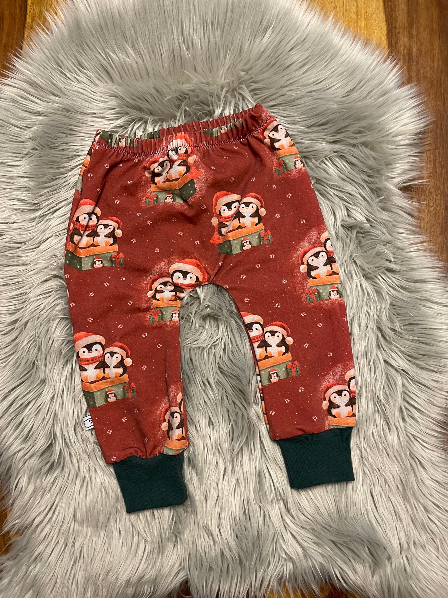 Größe: 98/104 Hose "Weihnachten Pinguine"