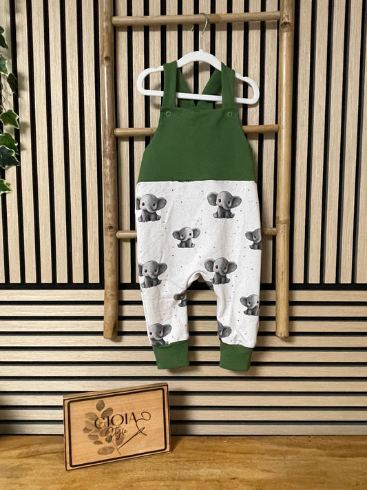 Größe: 92/98 Latzhose