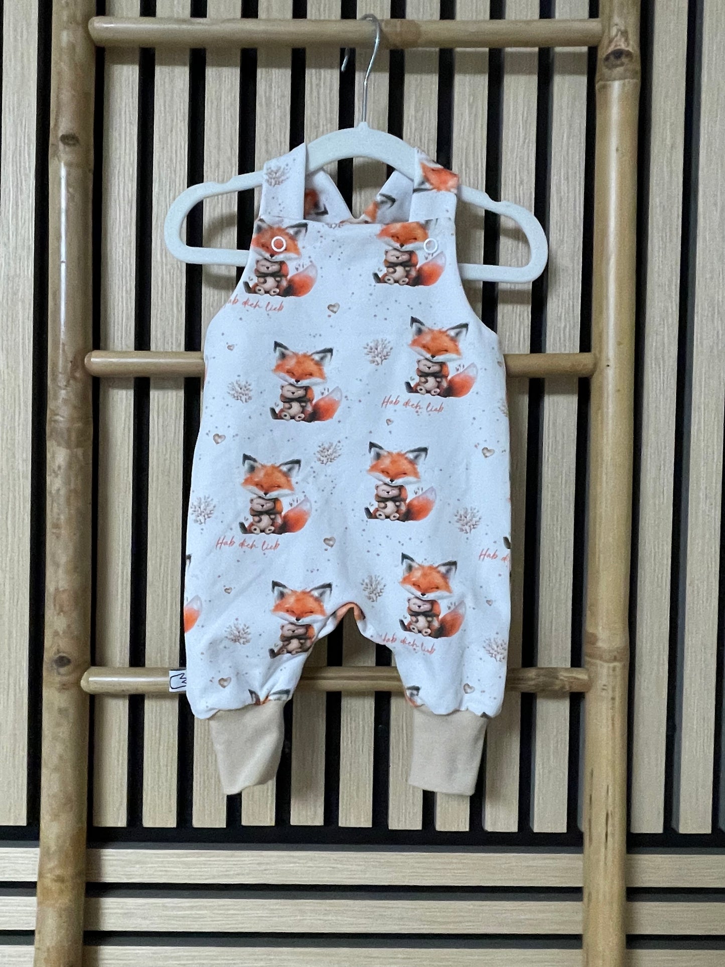 Größe: 56/62 Latzhose "Fuch Hab dich lieb"