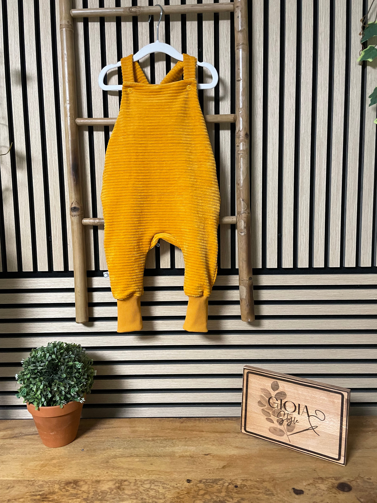 Größe: 80/86 Latzhose Gelb/senf