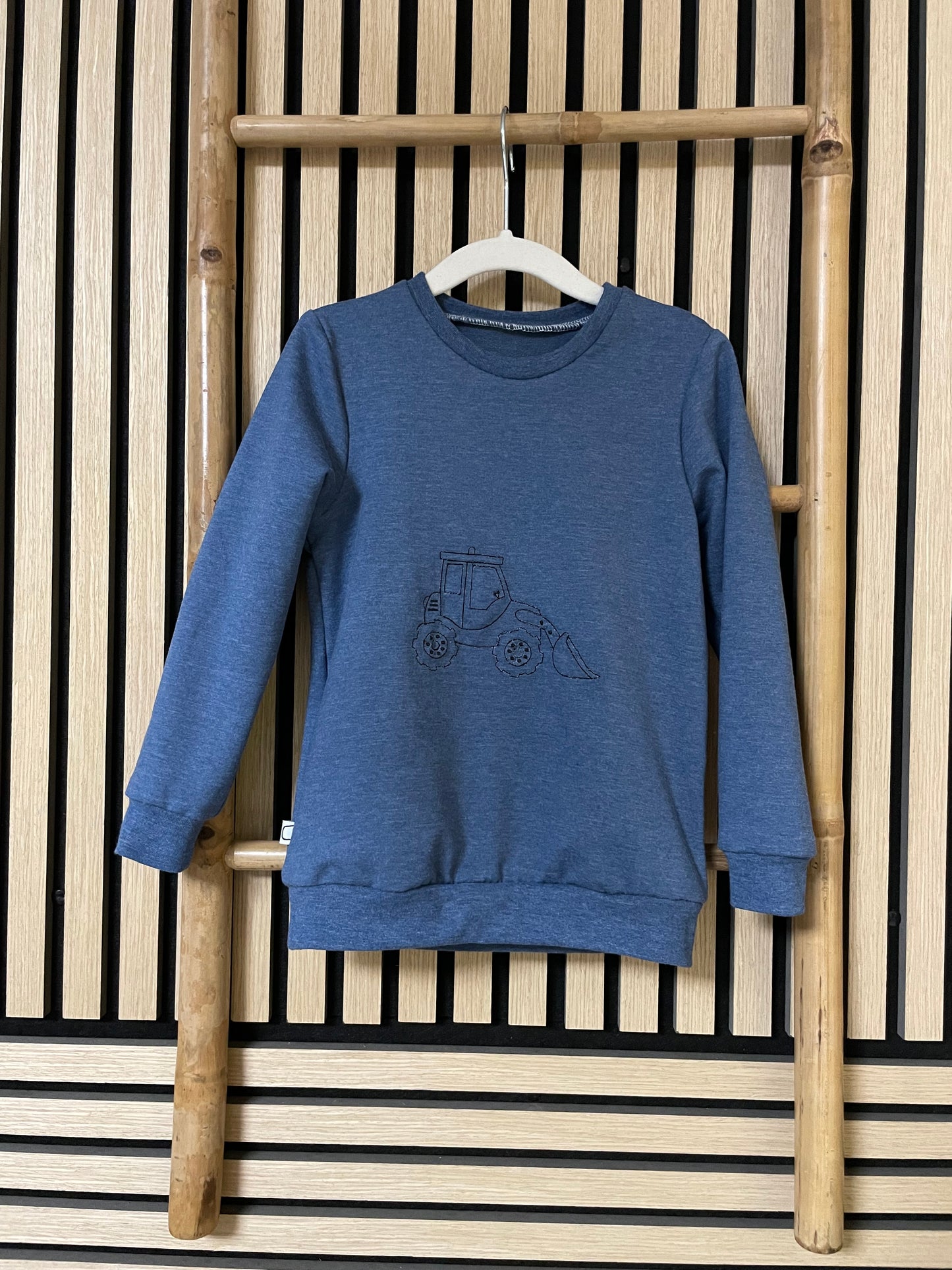 Größe: 104 Pulli mit Baggerstickerei