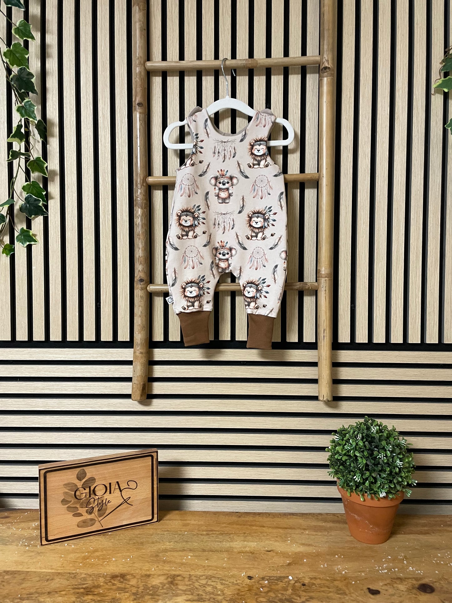 Größe: 62/68 Strampler Koala + Löwe