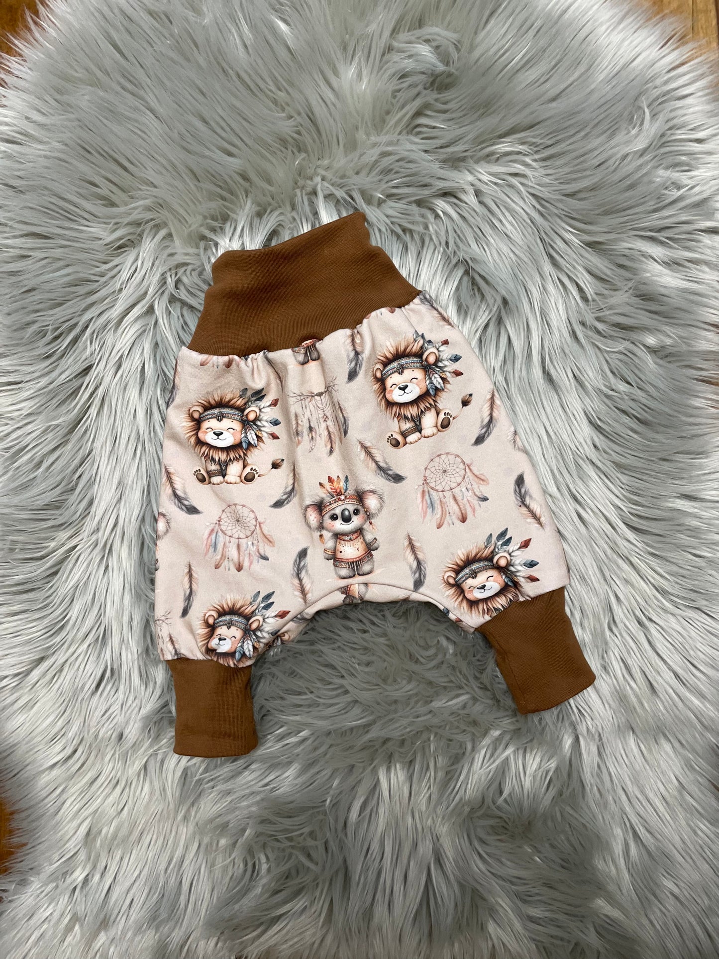 Größe: 50/56 Pumphose Löwe und Koala