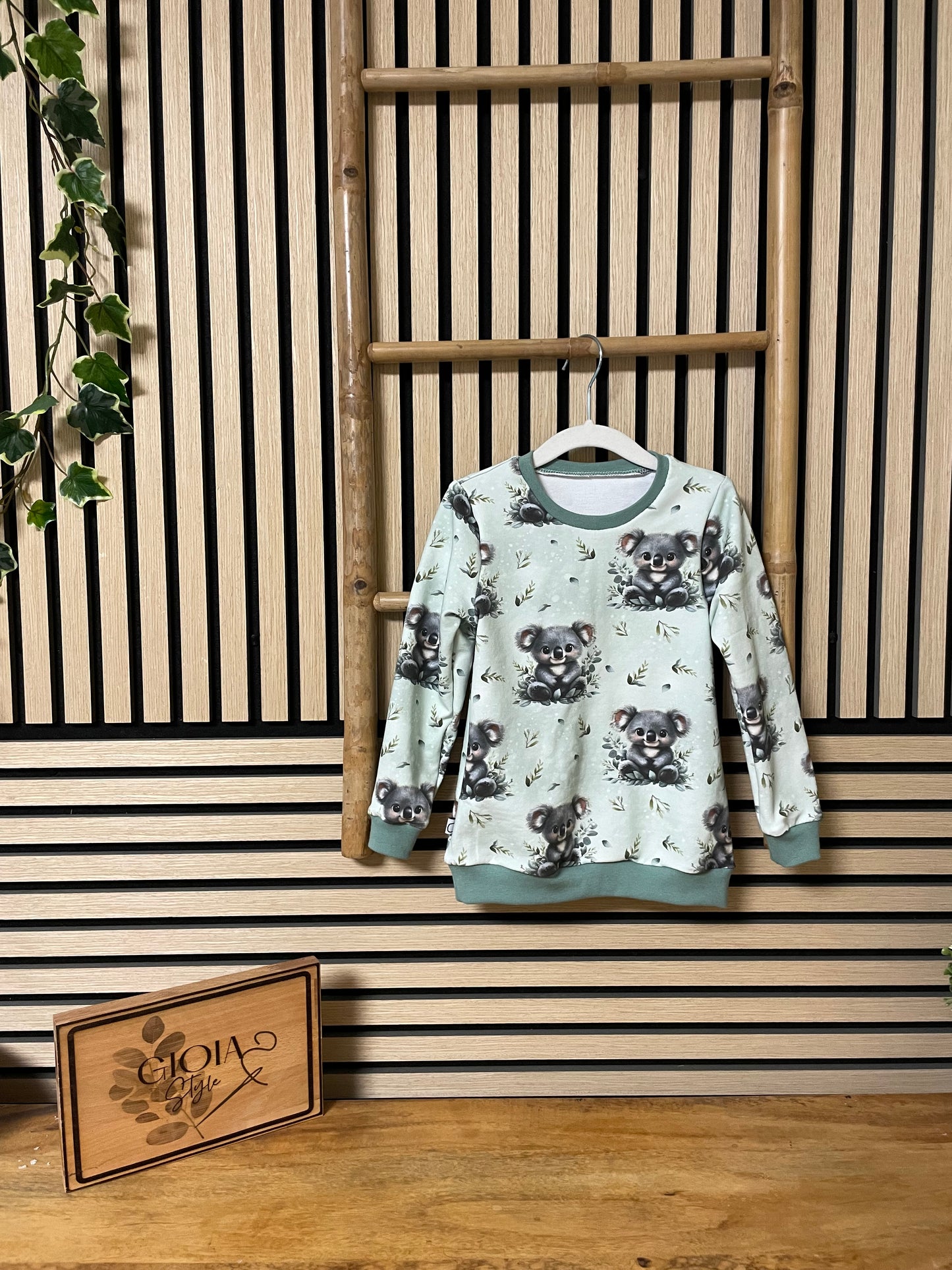 Größe: 92/98 Latzhose + Pulli Koala