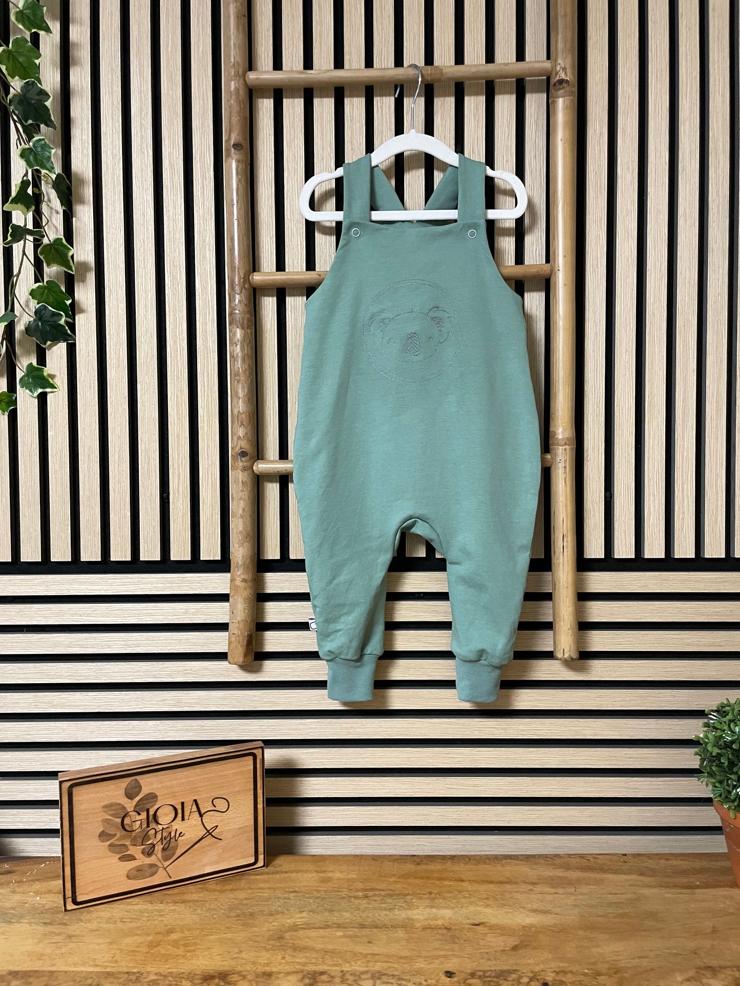 Größe: 92/98 Latzhose + Pulli Koala