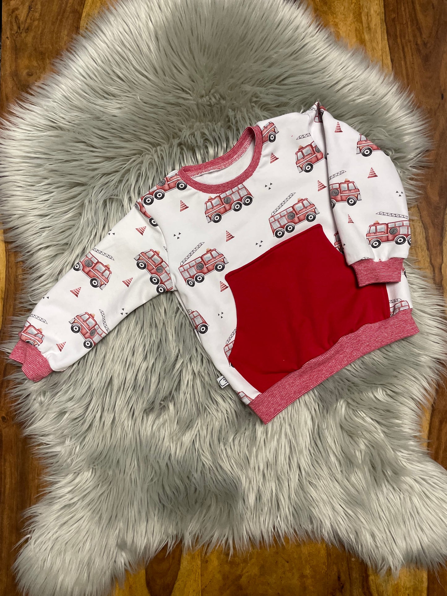 Größe: 86/92 Set aus Pumphose und Pulli Feuerwehr