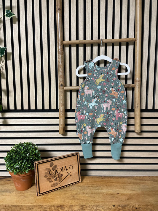 Größe: 62/68 Strampler Einhorn