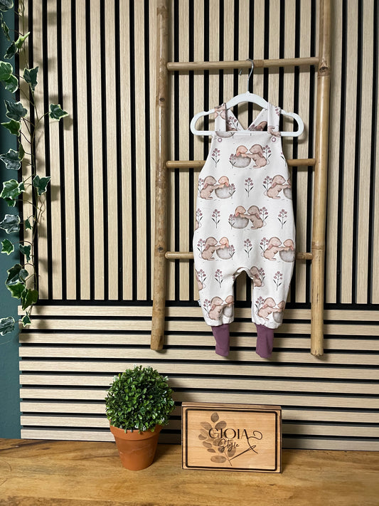 Größe: 80/86 Latzhose "Hase in Schale"