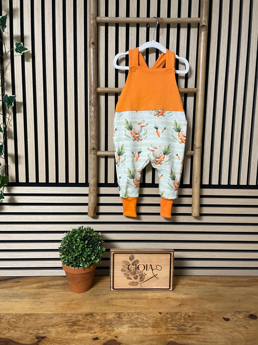 Größe: 80/86 Latzhose "Orange rabbit"