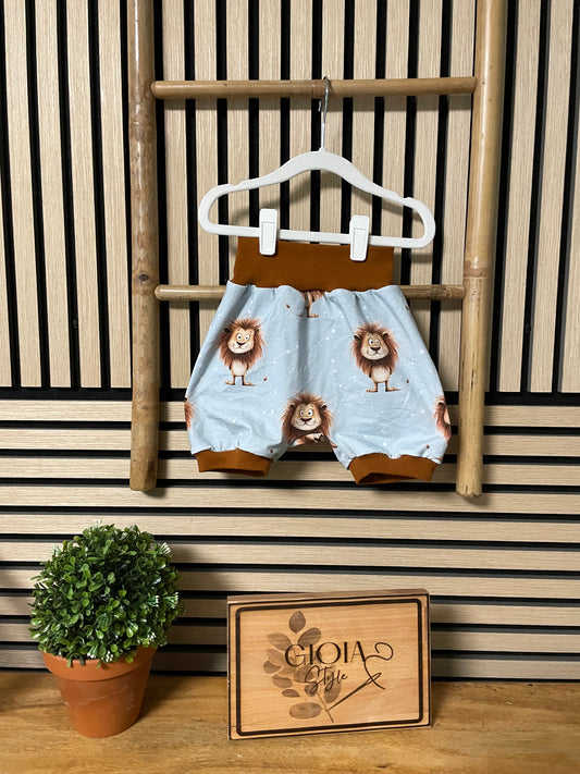 Größe: 98/104 kurze Pumphose Löwe