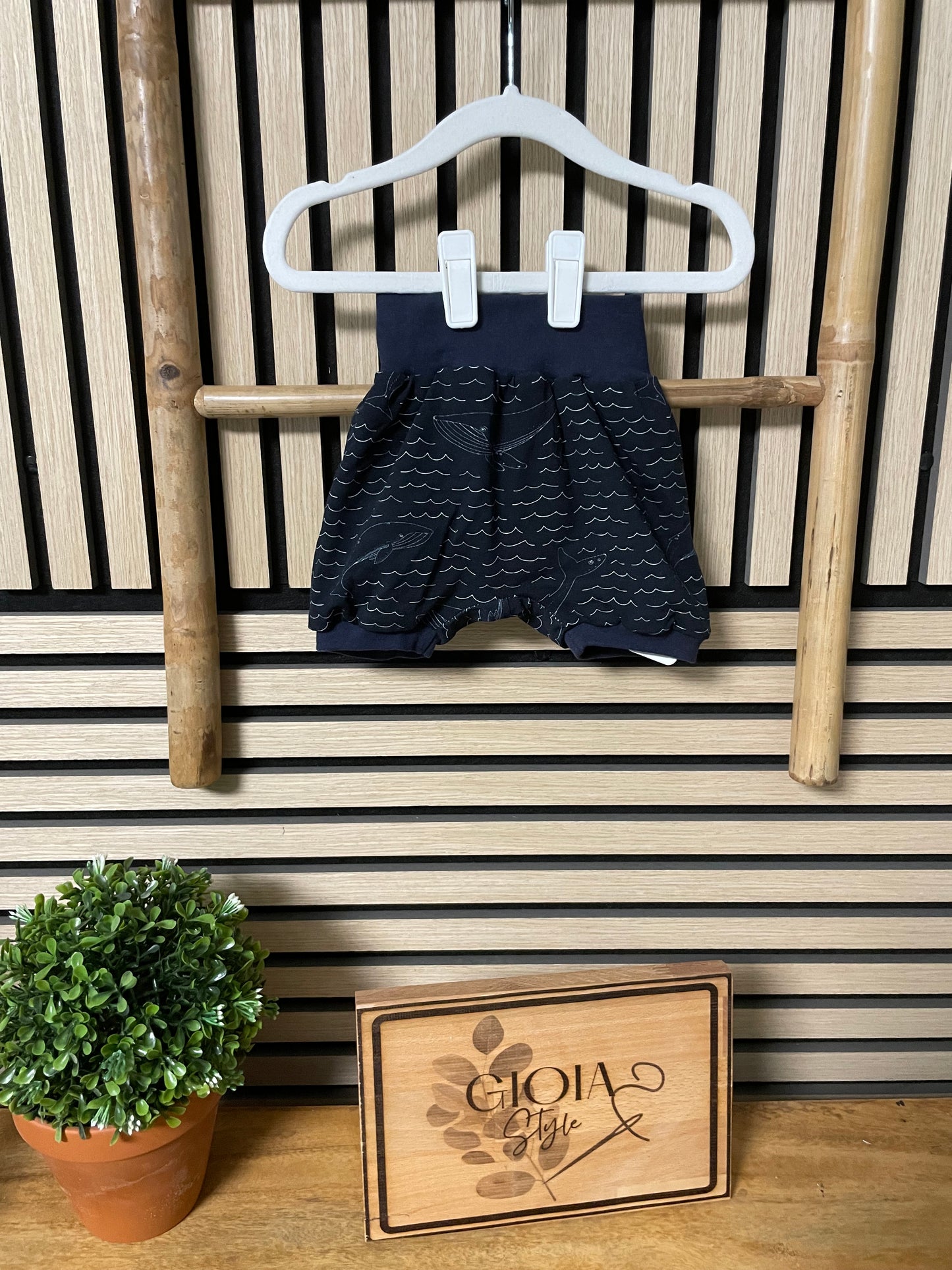 Größe: 68/74 kurze Pumphose Wal