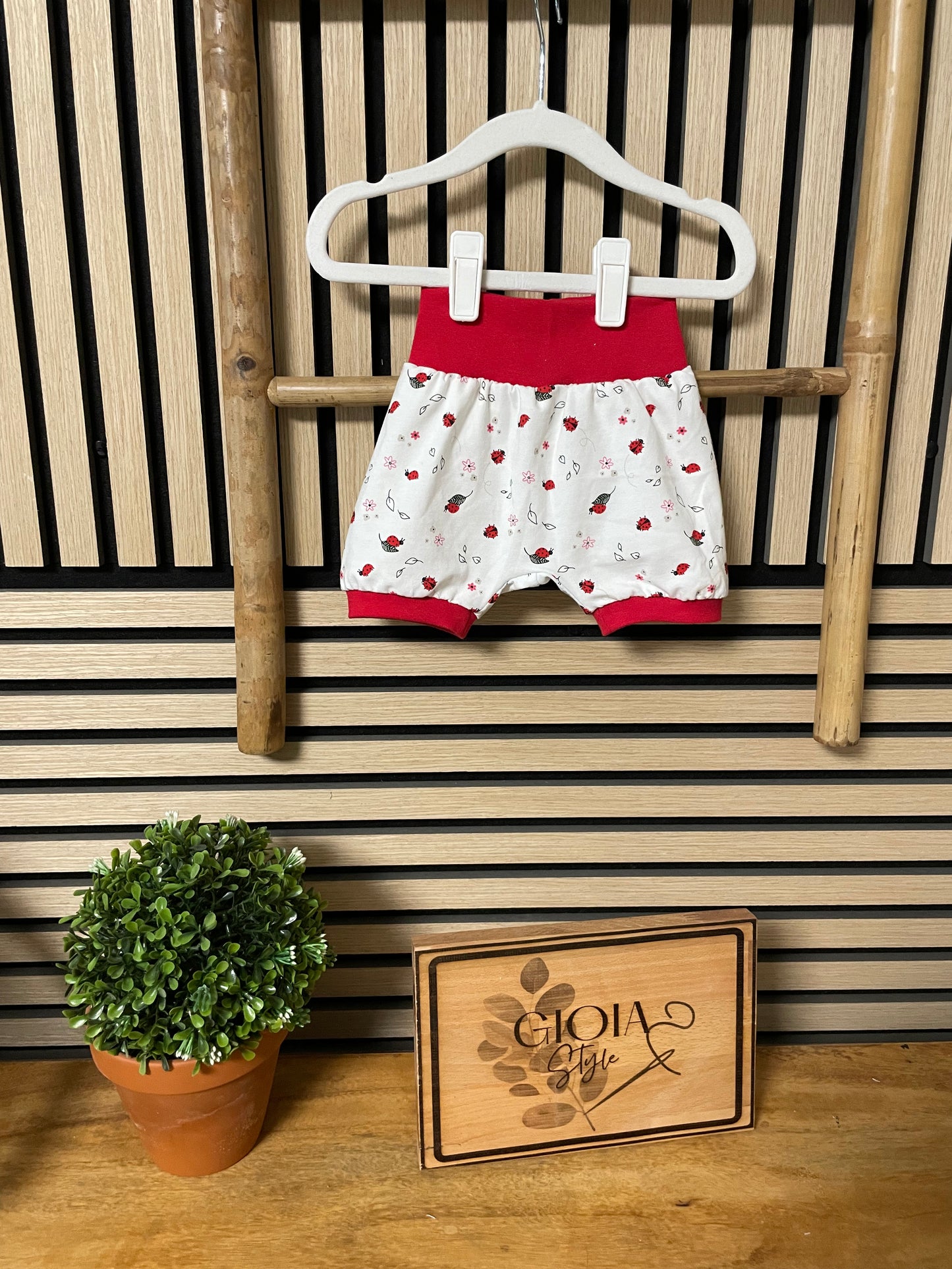 Größe: 56/62 kurze Pumphose Marienkäfer