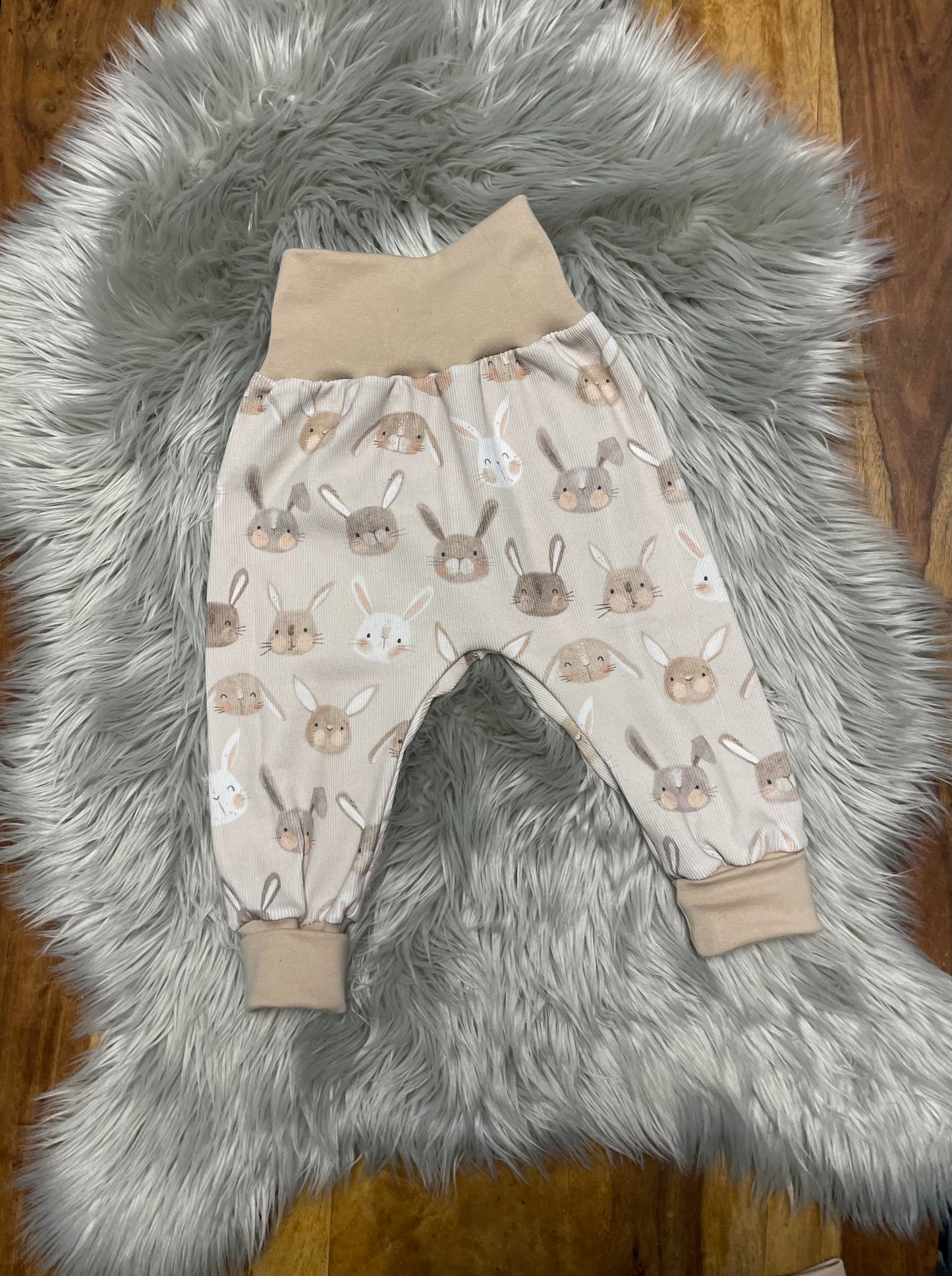 Größe: 86/92 Set Pumphose mit Pulli Hase