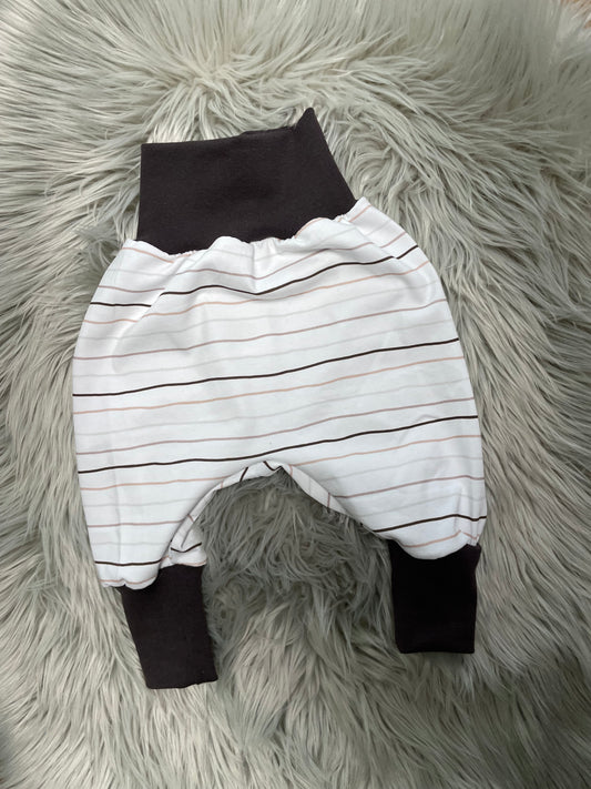 Größe: 62/68 Pumphose zarte Streifen